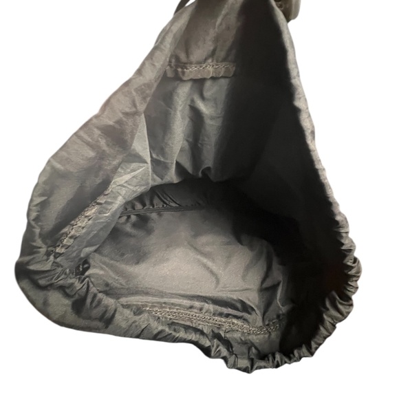 Nike Kyrie Irving Basketball Backpack – Black, Drawstring Top, Pre-Owned - Picture 10 of 11